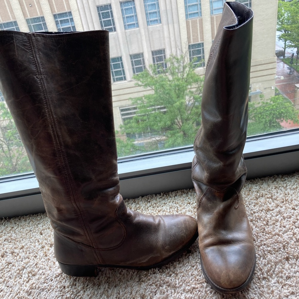 Ecco Brand Boots 9